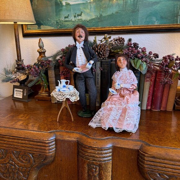 2000 Buyer's Choice Victorian Carolers - Picture 3 of 17